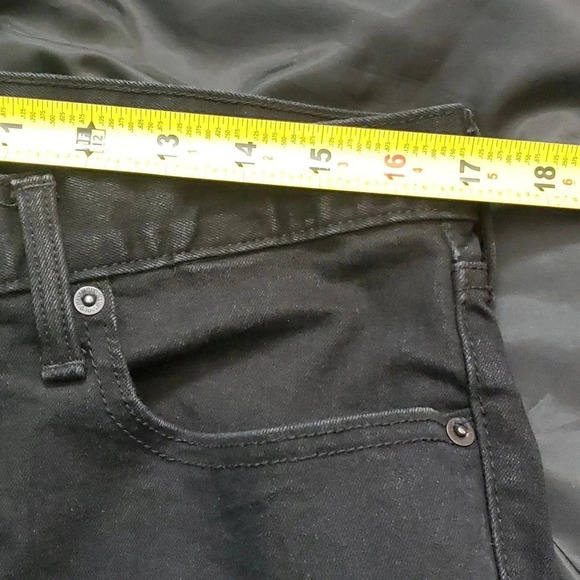 Old Navy Skinny Black Never Fade Jeans - Picture 4 of 7